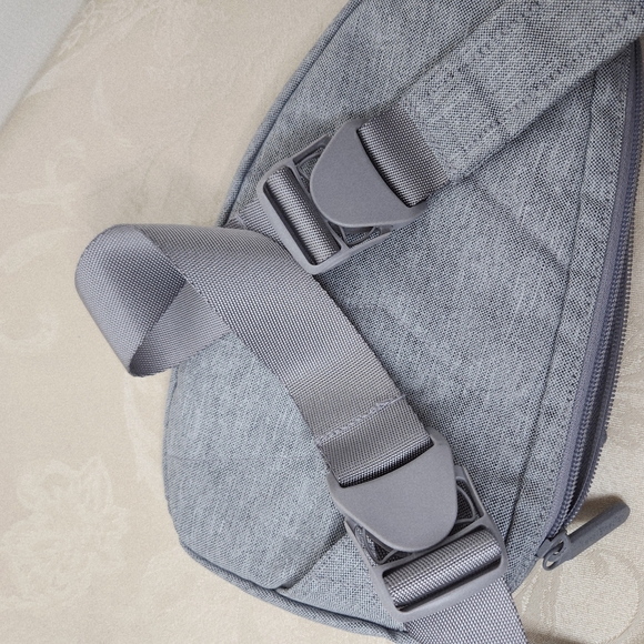 Vera Bradley Gray Sling Bag - Picture 8 of 8